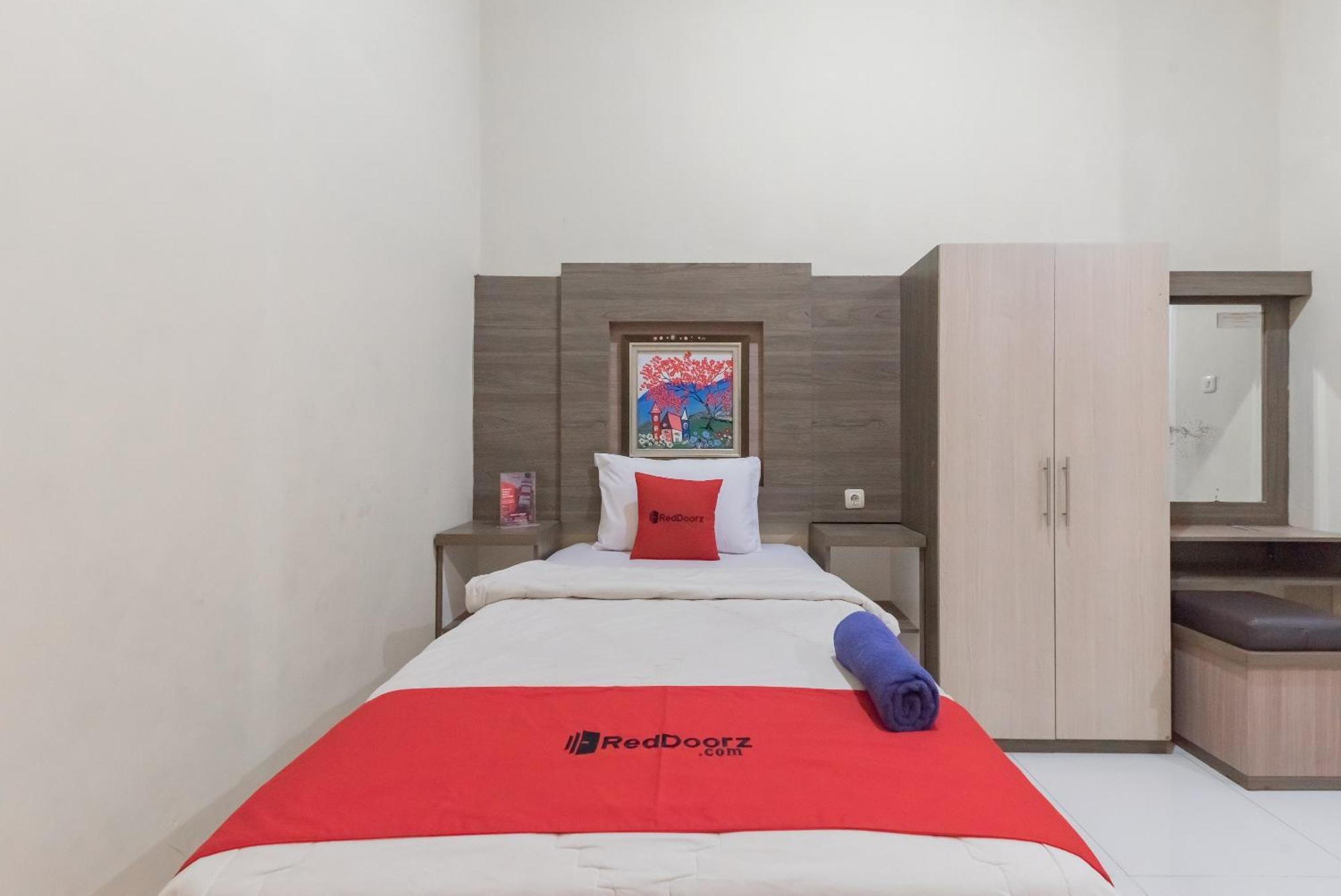 RedDoorz Resort Premium @ Sangkan Hurip Kuningan Exterior foto