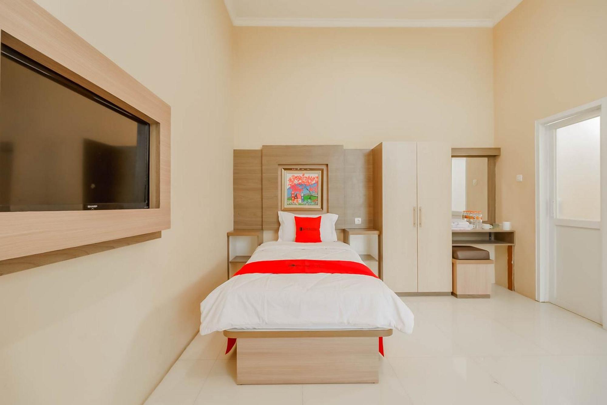 RedDoorz Resort Premium @ Sangkan Hurip Kuningan Exterior foto
