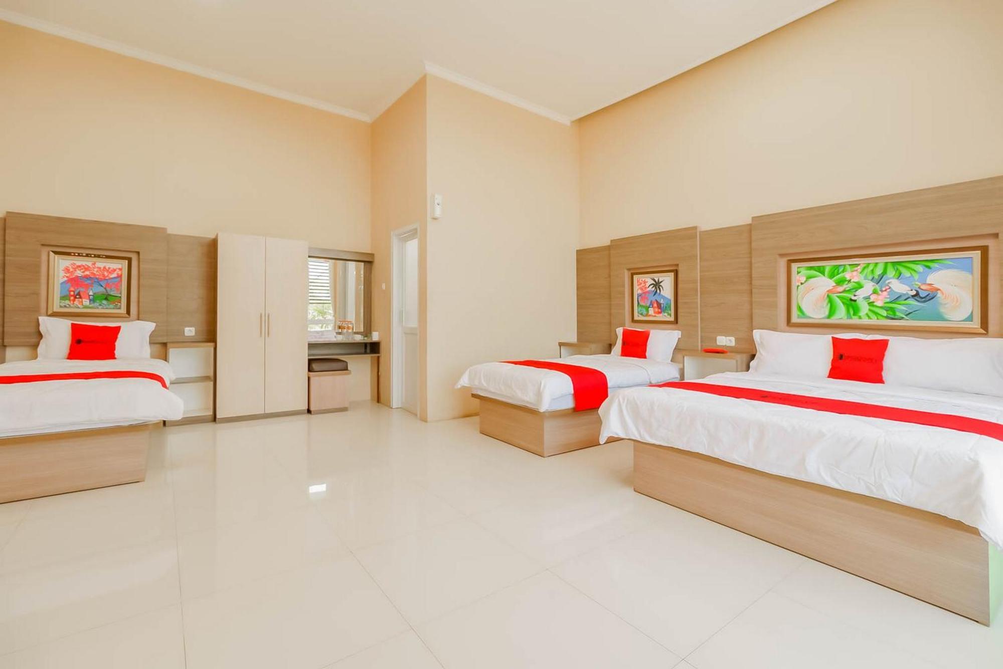 RedDoorz Resort Premium @ Sangkan Hurip Kuningan Exterior foto