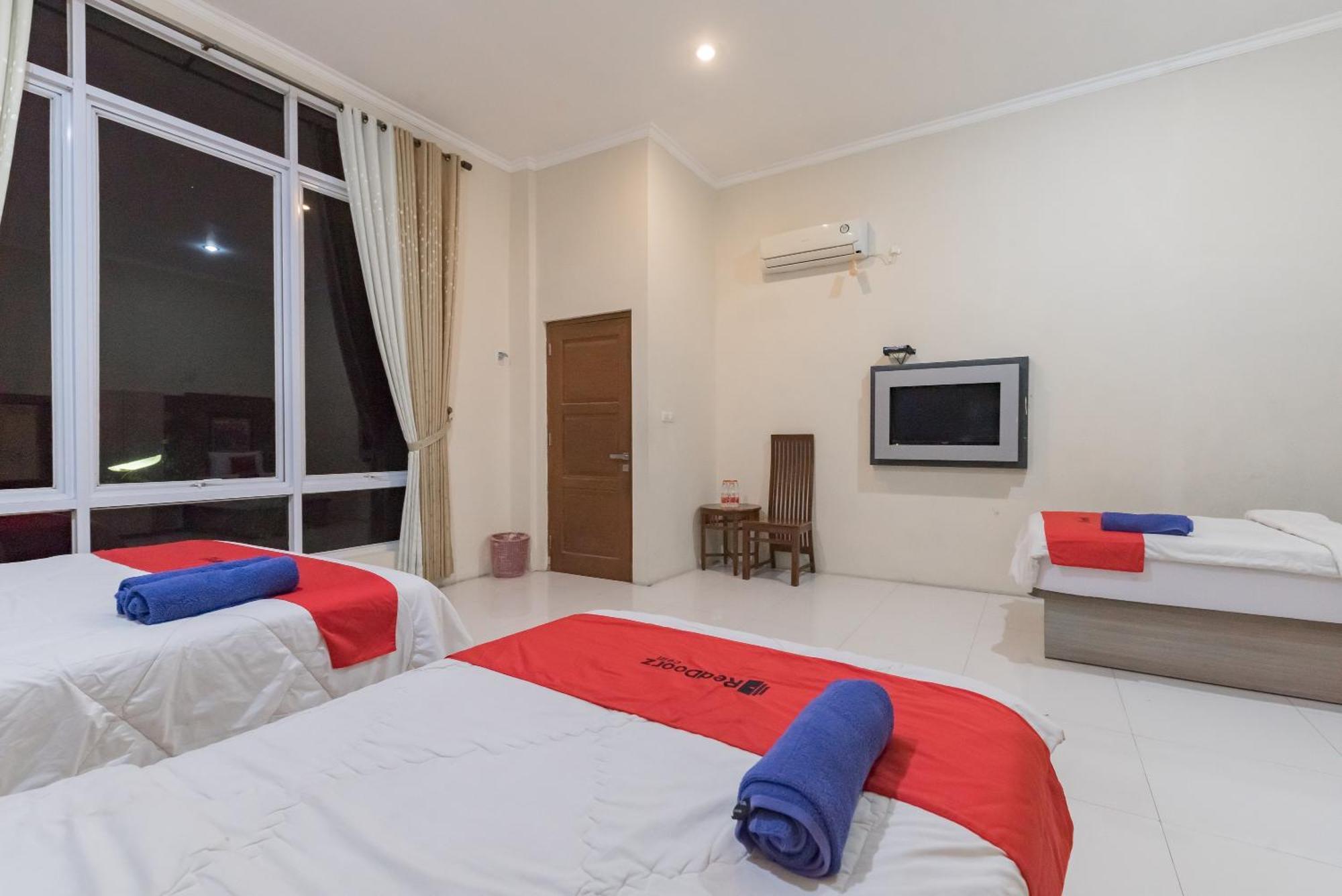 RedDoorz Resort Premium @ Sangkan Hurip Kuningan Exterior foto