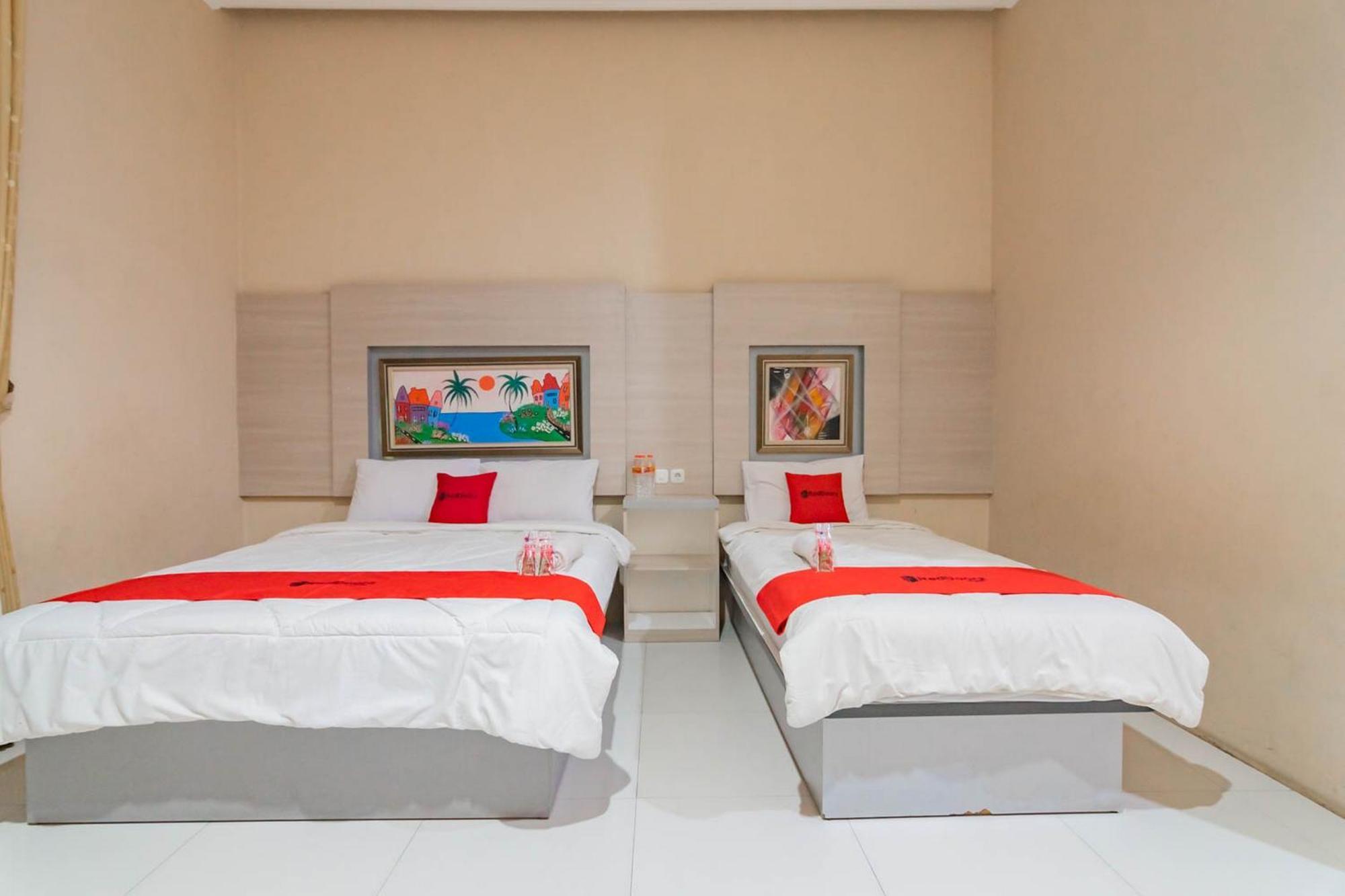 RedDoorz Resort Premium @ Sangkan Hurip Kuningan Exterior foto