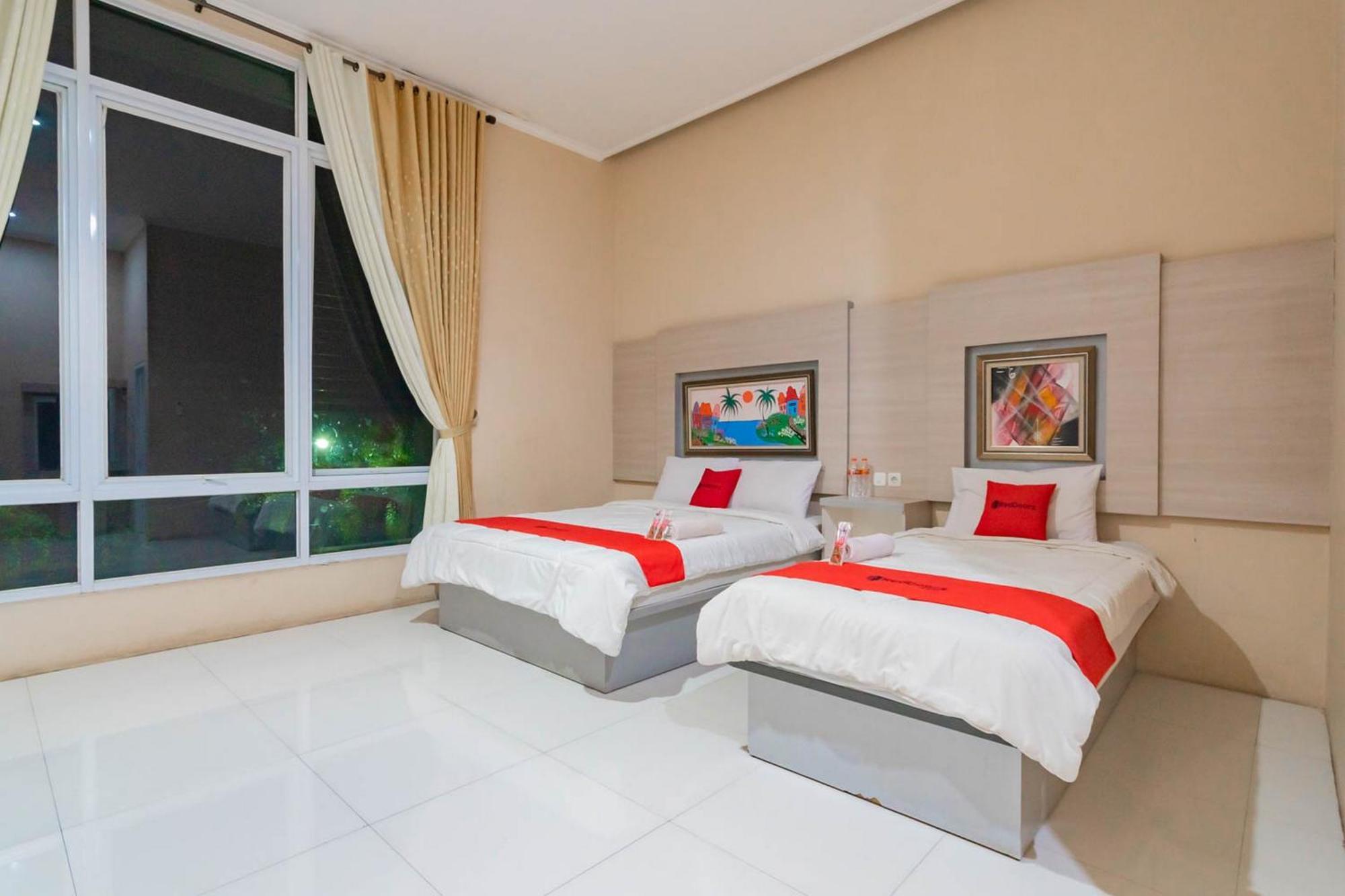RedDoorz Resort Premium @ Sangkan Hurip Kuningan Exterior foto