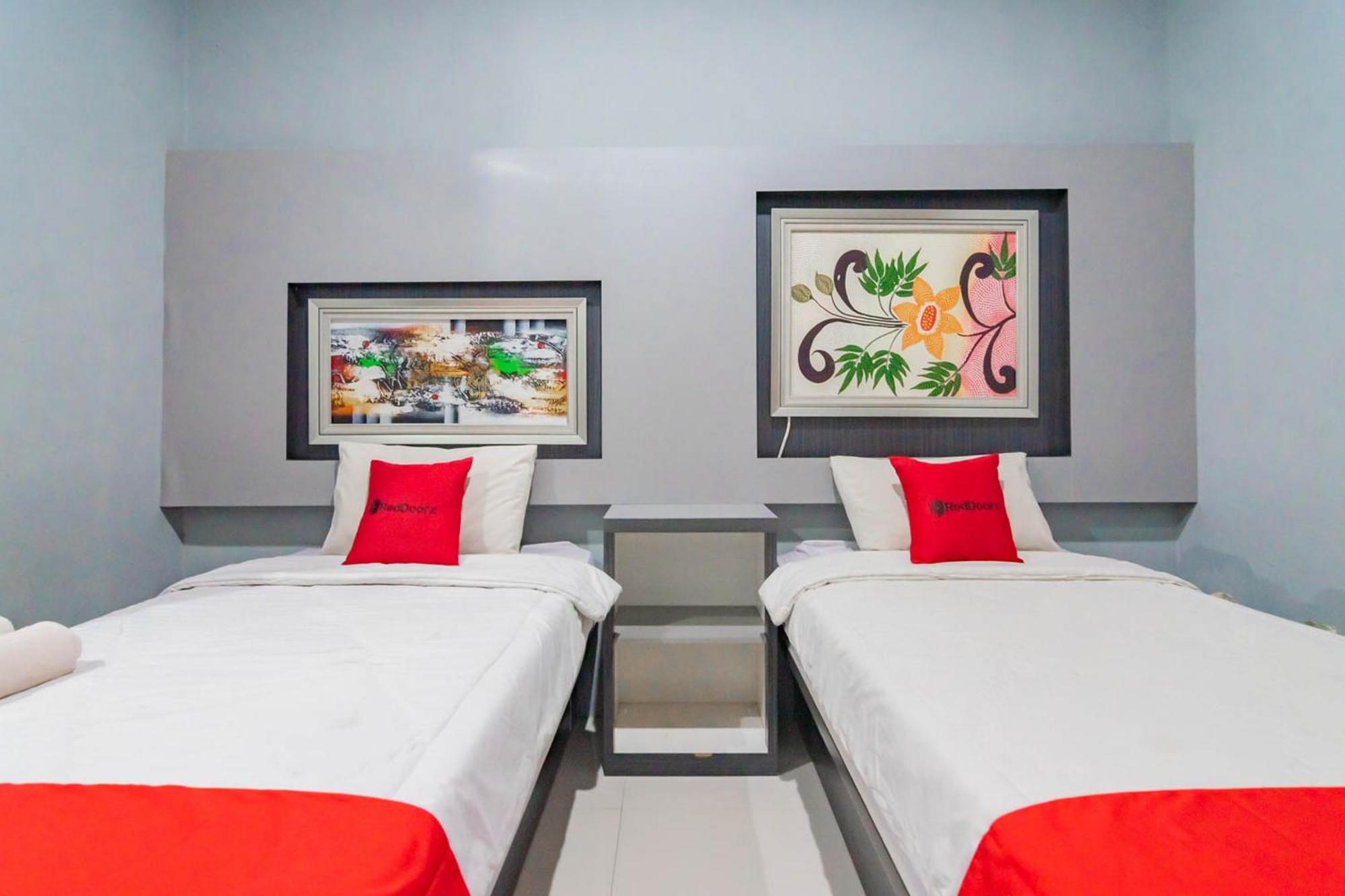 RedDoorz Resort Premium @ Sangkan Hurip Kuningan Exterior foto